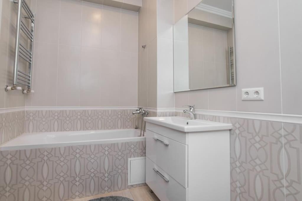 Grand Excelent New Ultra Central Apartments Chisinau Exterior photo